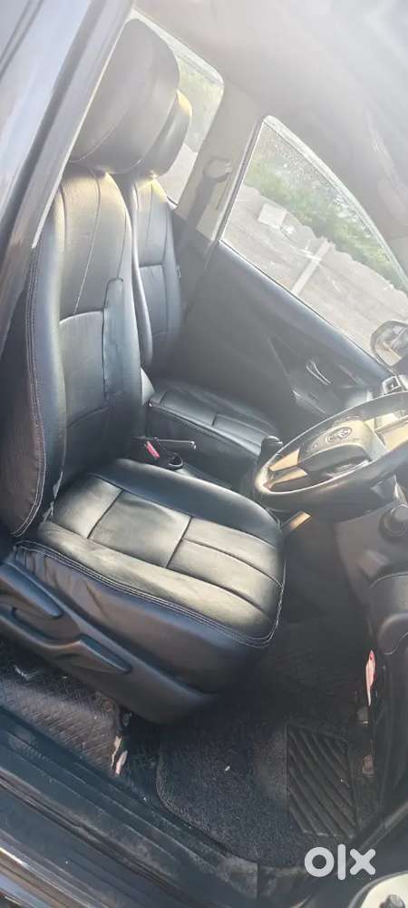 Toyota Innova Crysta Diesel 2018 ,2.4 V , 8 Seater