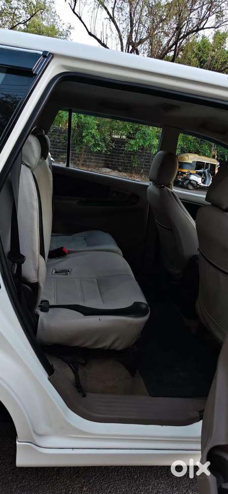 Toyota Innova 2.5 G (diesel) 8 Seater, 2015, Diesel