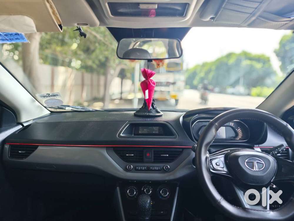 Tata Nexon Xm(s) Petrol Manual (2020 Nov) Sunroof | Delhi Registered