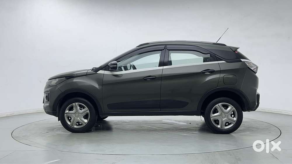 Tata Nexon 1.2 Revotron Xma Amt (s), 2022, Petrol