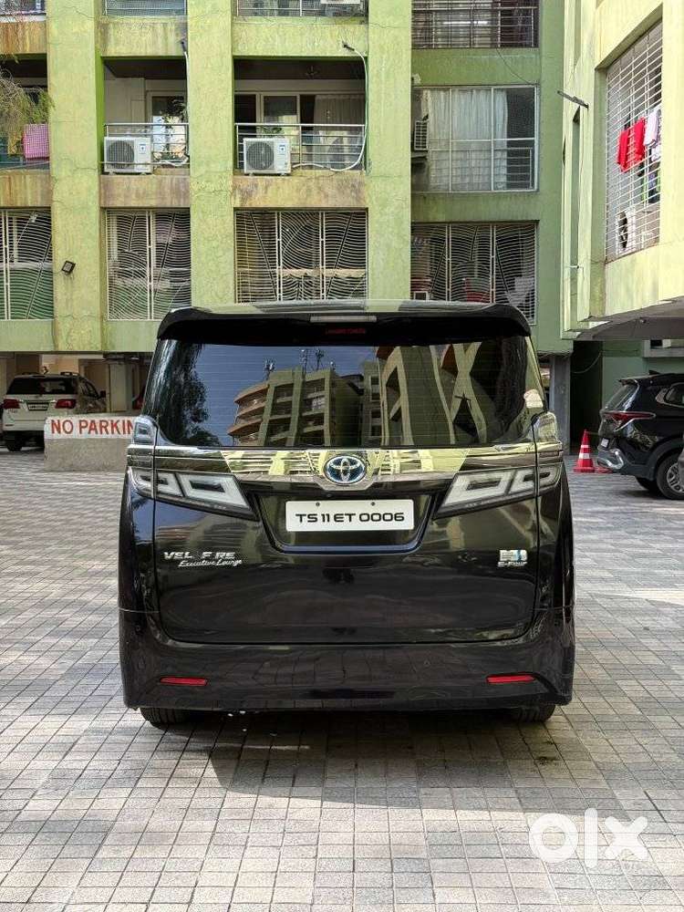 Toyota Vellfire 2.5 Executive Lounge, 2020, Petrol