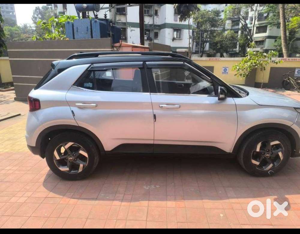 Hyundai Venue 2020 Petrol Well Maintained