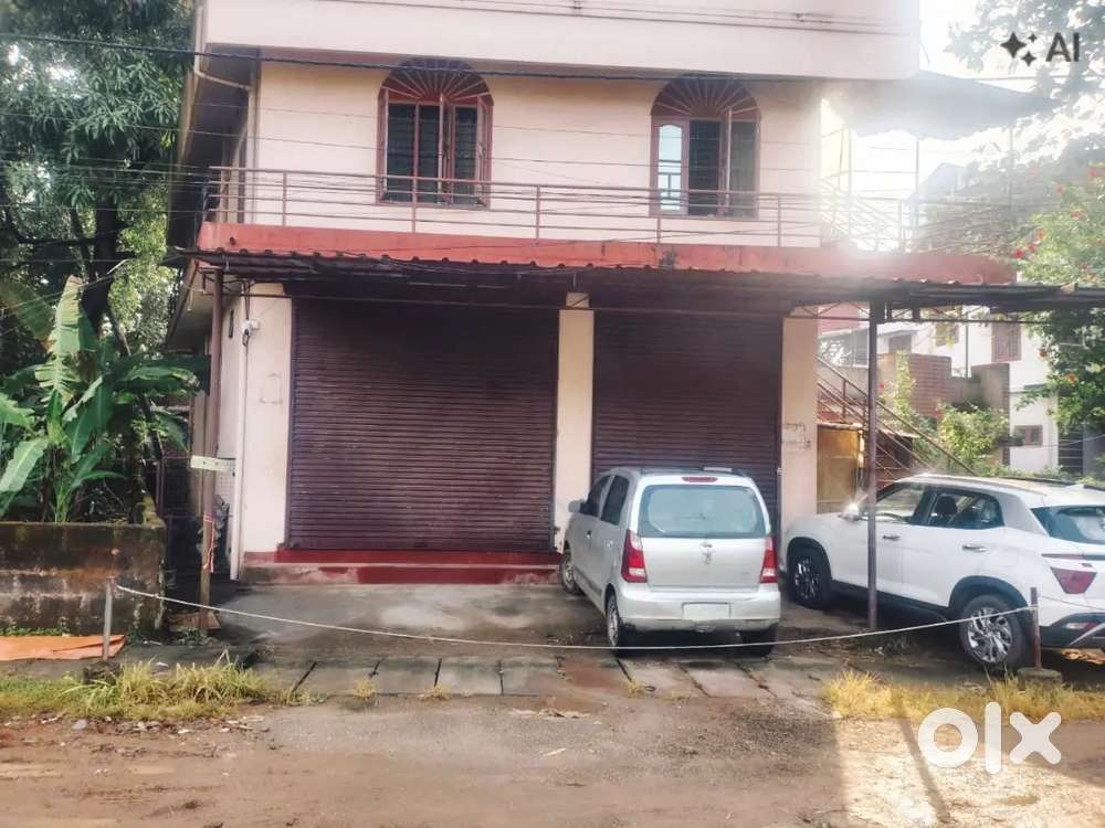 1000 Sqft godown For Rent At Vyttila near Chalikkavattam jn