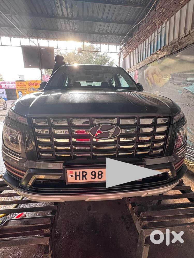 Hyundai Venue Automatic Petrol Feb 2025 Model