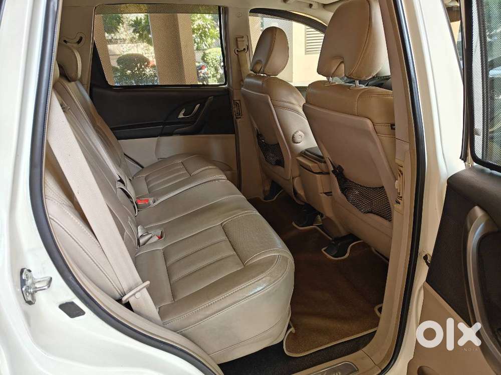 Xuv 500 Top Model At Sunroof