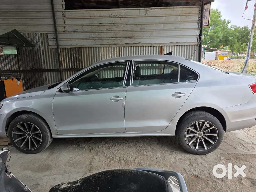 Volkswagen Jetta 2013 Petrol Well Maintained