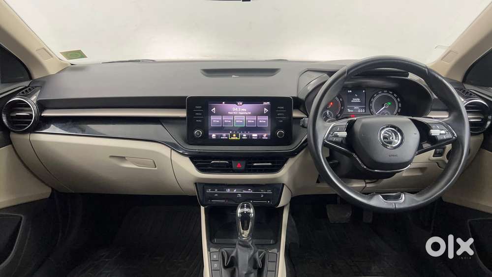 Skoda Slavia Ambition 1.0l Tsi At, 2023, Petrol