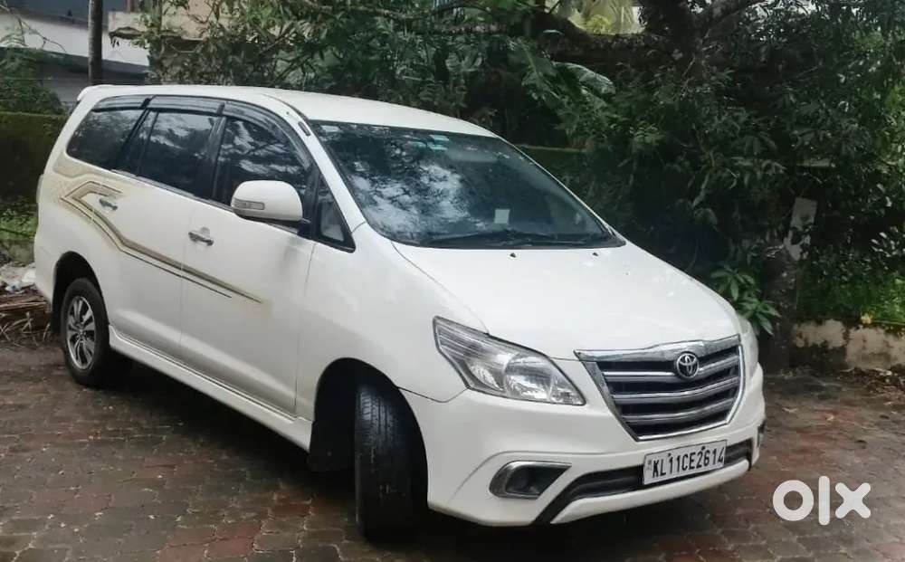 Toyota Innova 2015