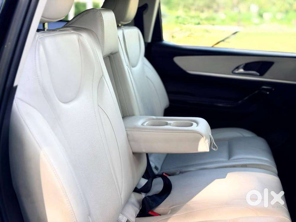 Mahindra Xuv700 2.2 Ax 7 Diesel At Luxury Pack Str, 2022, Diesel
