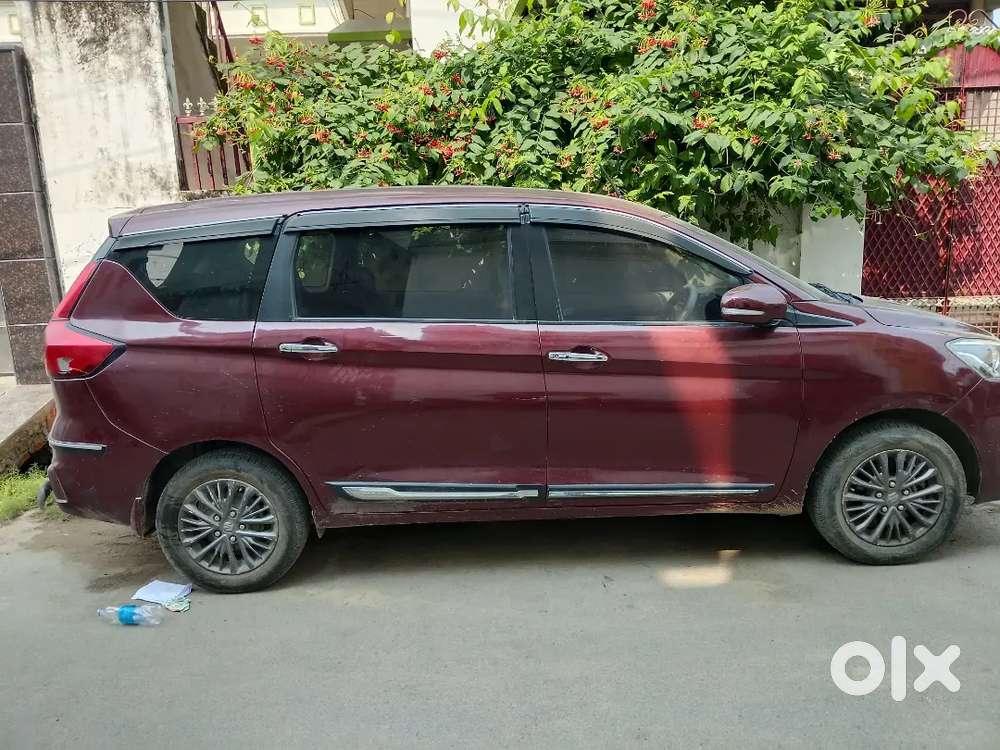 Maruti Suzuki Ertiga Top Model Zxi Smart Hybrid