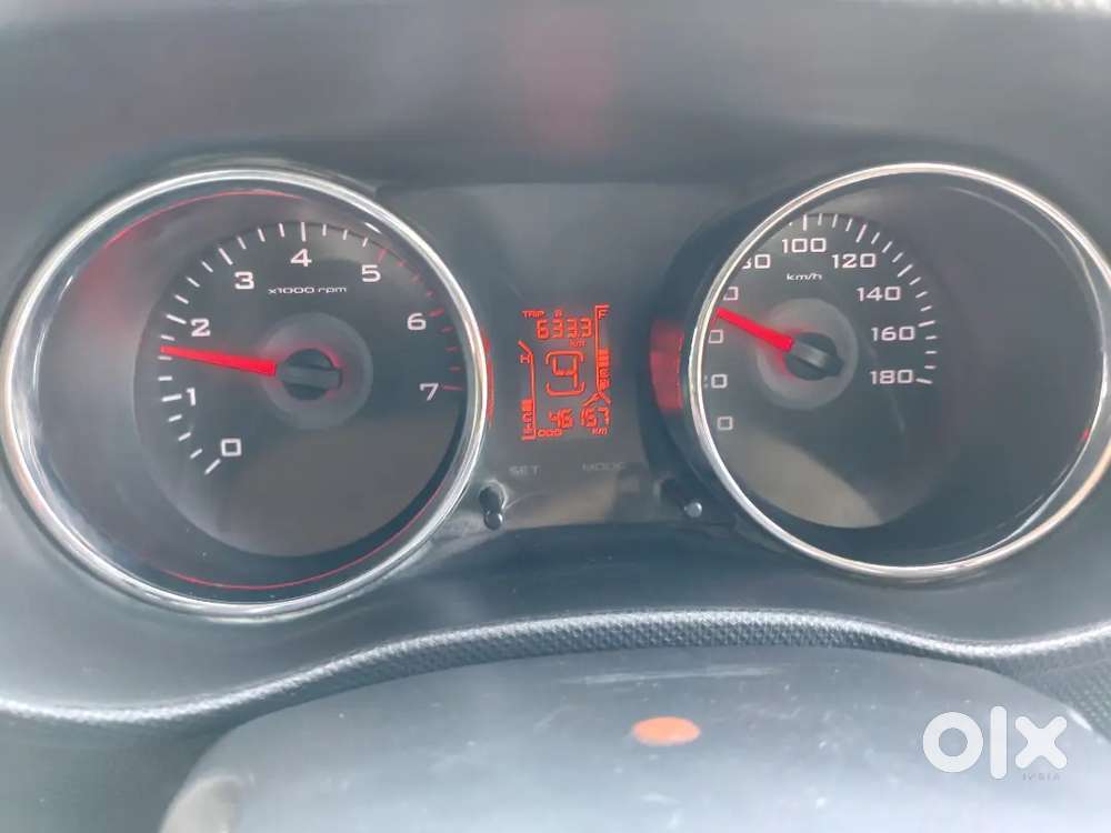 Mahindra Tuv 300 2018 Mhawk100