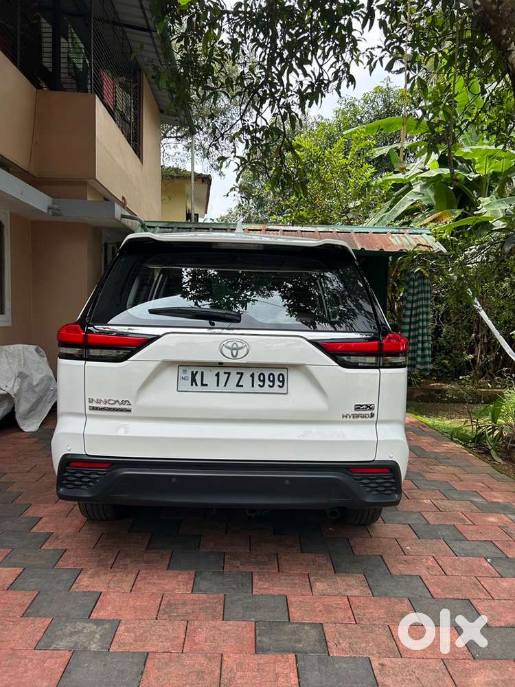 Toyota Innova Hycross 2024 Well Maintained