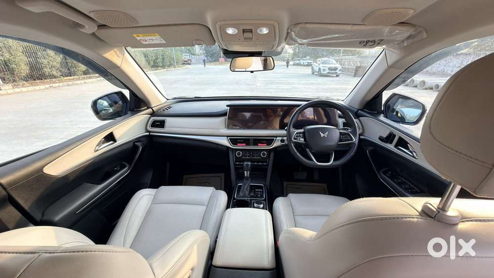 Mahindra Xuv700 2.2 Ax 7 Diesel At Luxury Pack Str, 2022, Diesel