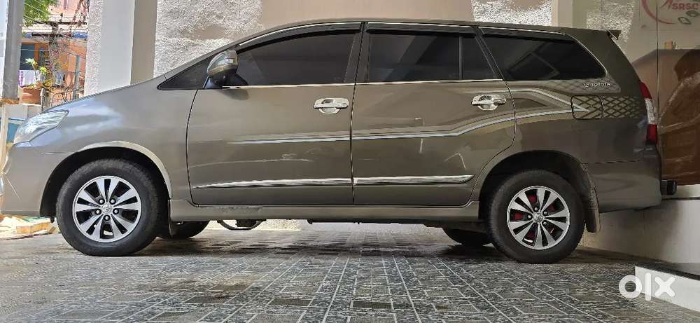 Toyata Innova 2016 Model Diesel/ Well Maintained / No Issues