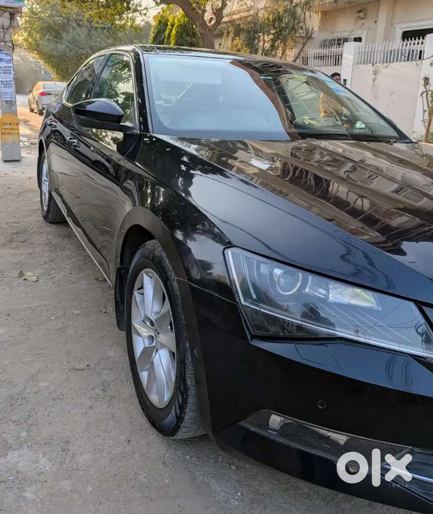 Skoda Superb L&k 2018 Petrol 82000 Km Driven