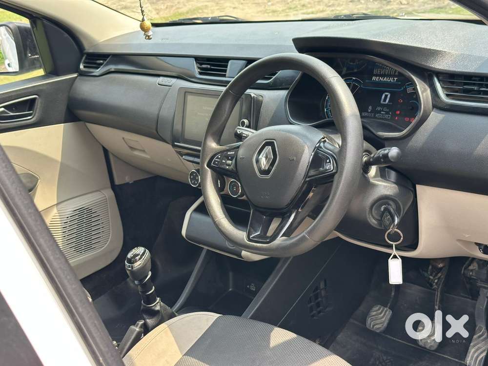 Renault Triber Rxz, 2023, Petrol