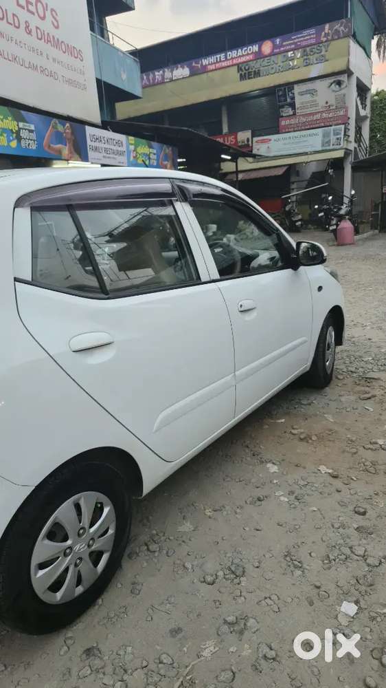 Lady Used For Dropping Children's To School.