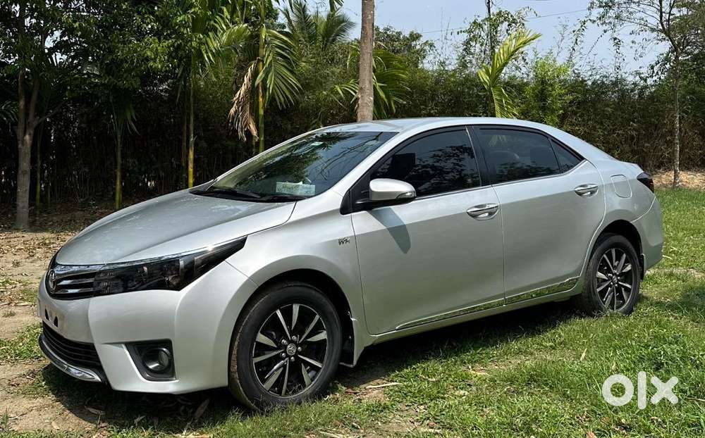 Toyota Corolla Altis 2015 Petrol Well Maintained