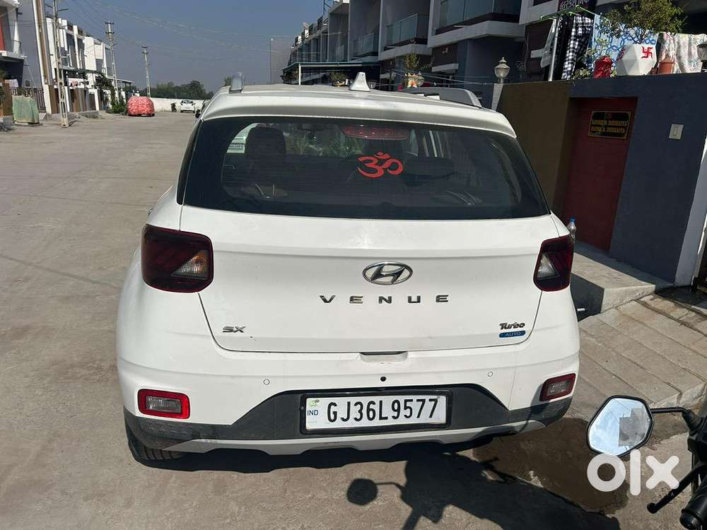 Hyundai Venue 2019 Petrol Well Maintained