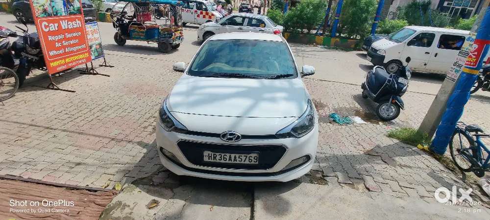 Hyundai I20 Elite 2017 Petrol Well Maintained