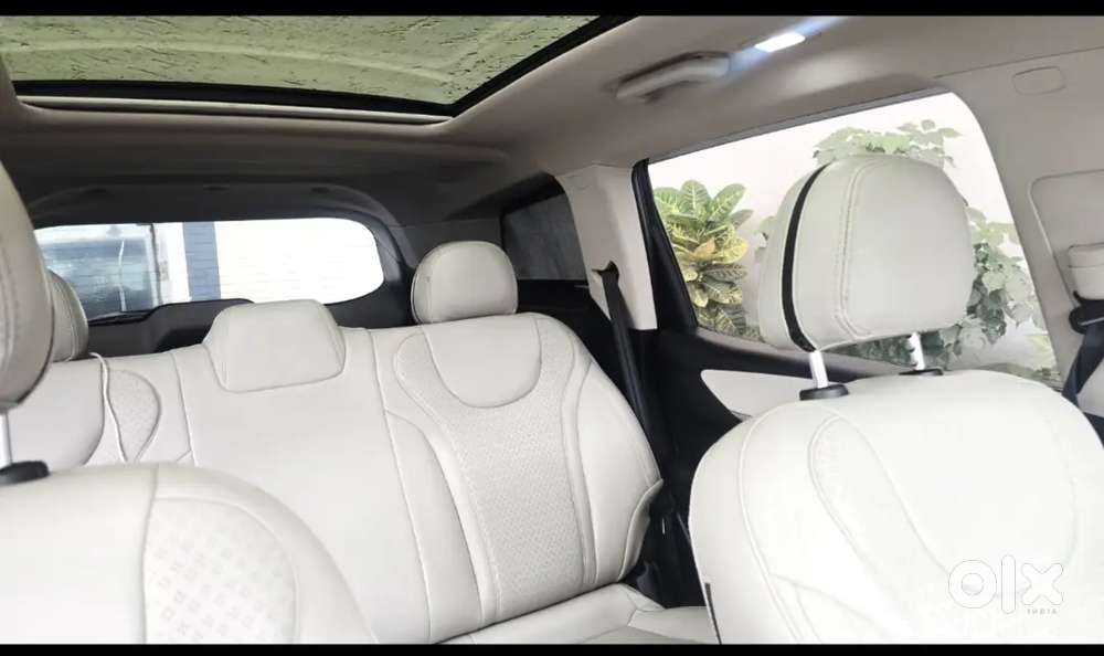 Mahindra Xuv700 2023 Diesel Well Maintained Less Driven Lotof Loadings