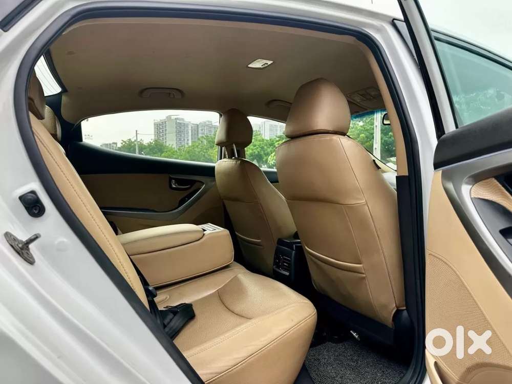 Hyundai Elantra 1.8 Sx Mt, 2015, Petrol
