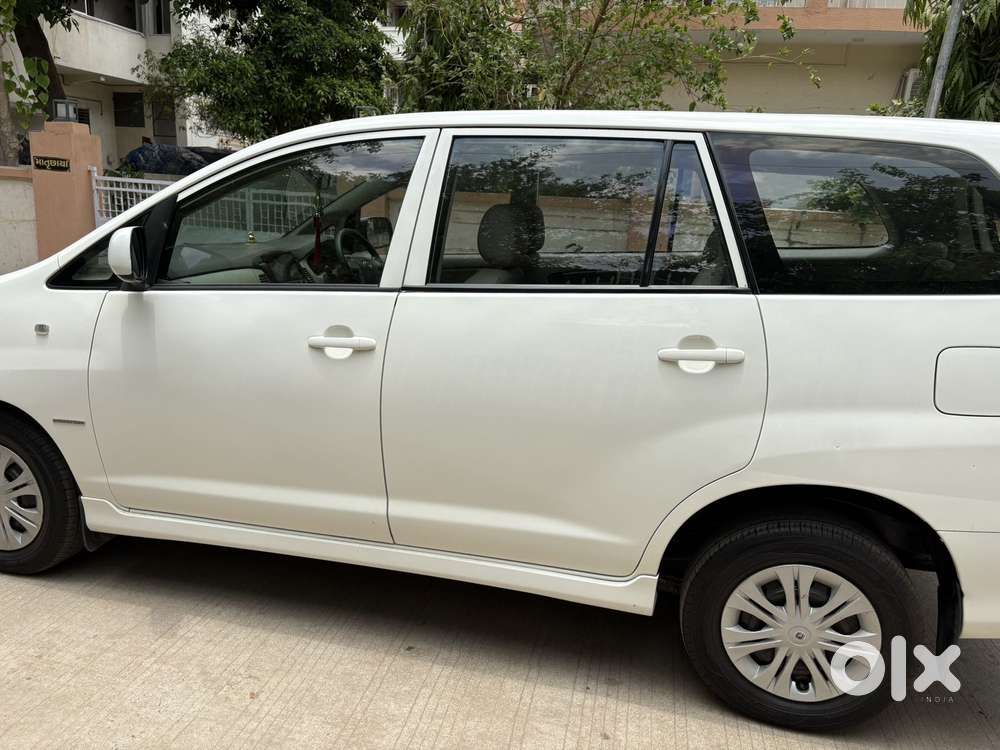 Toyota Innova 2.5 G (diesel) 8 Seater, 2013, Diesel