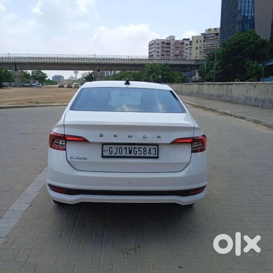 Skoda Slavia Ambition 1.0l Tsi At, 2022, Petrol