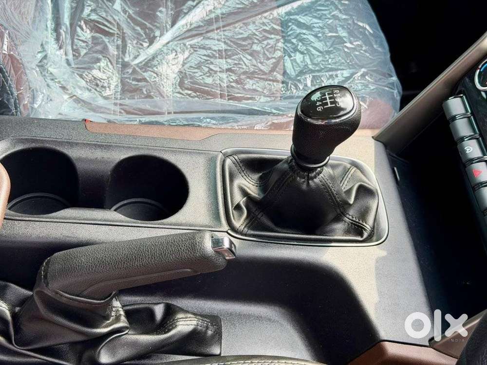 Mahindra Scorpio N Z4 Petrol Mt 7 Str, 2023, Petrol