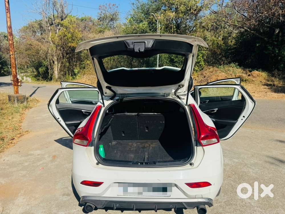 Volvo V40 2016 Diesel Well Maintained