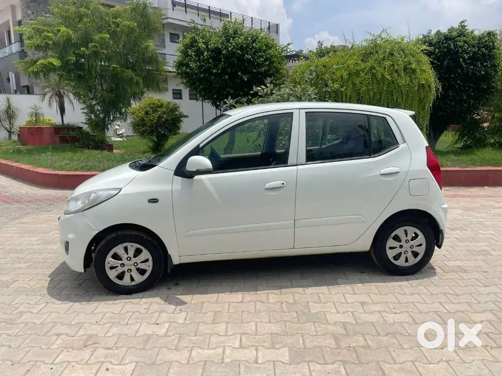 Hyundai I10 Sportz 2012 Automatic