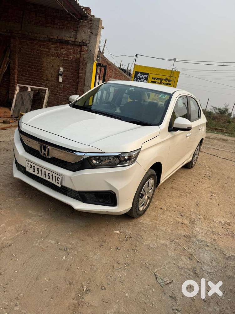 Honda Amage First Ower Company Record 30000 Driven Single Hand Running
