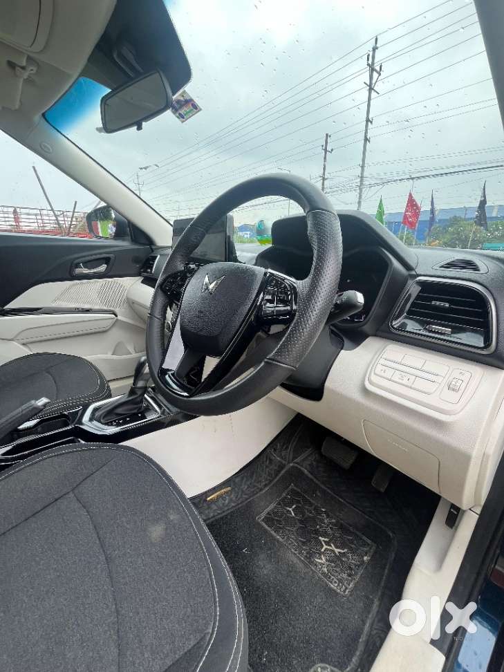 Mahindra Xuv 3xo Ax5 Pm At, 2024, Petrol
