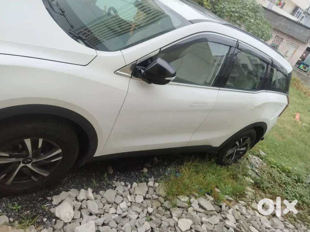 Mahindra Xuv700 Diesel Mt 2023
