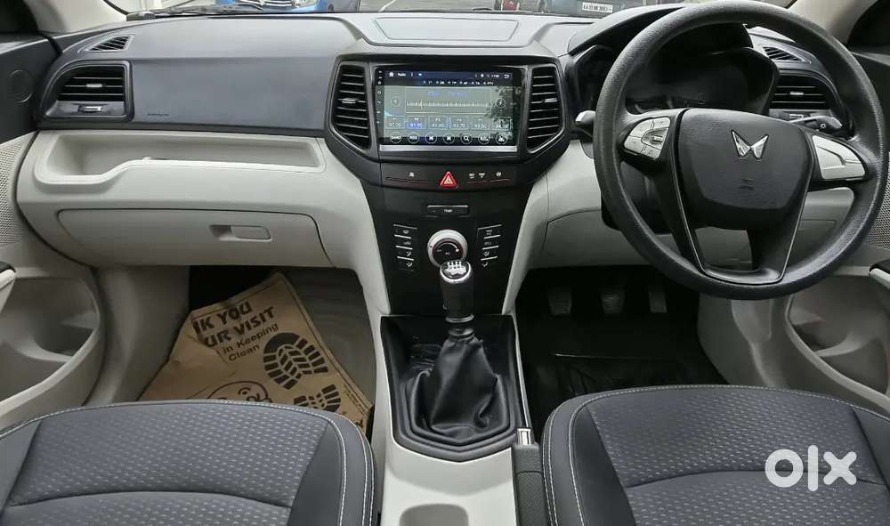 Mahindra Xuv300 W6 Optional With Sunroof Diesel