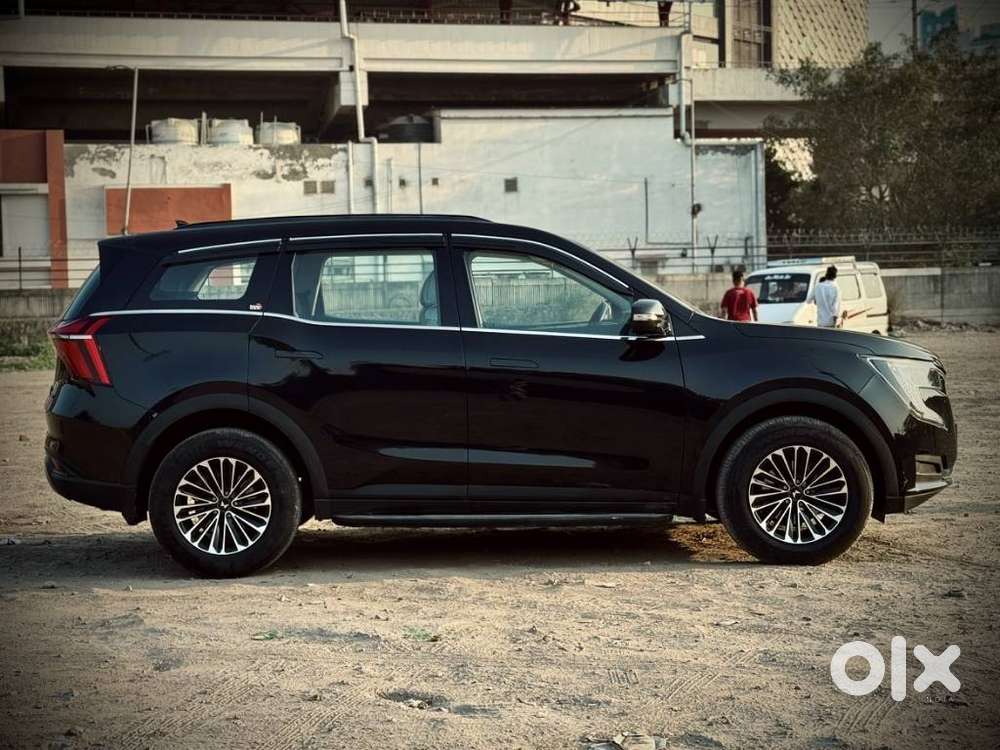 Mahindra Xuv700 2.0 Mx Petrol Mt 5 Str, 2024, Petrol