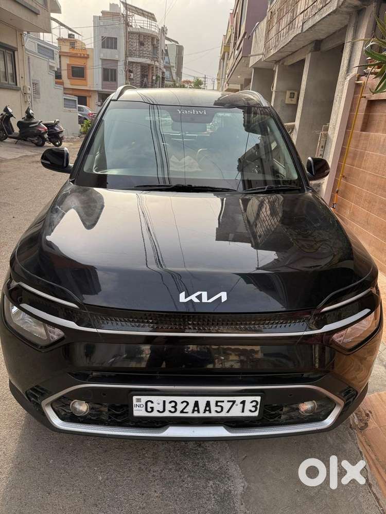 Kia Carens Petrol 2024