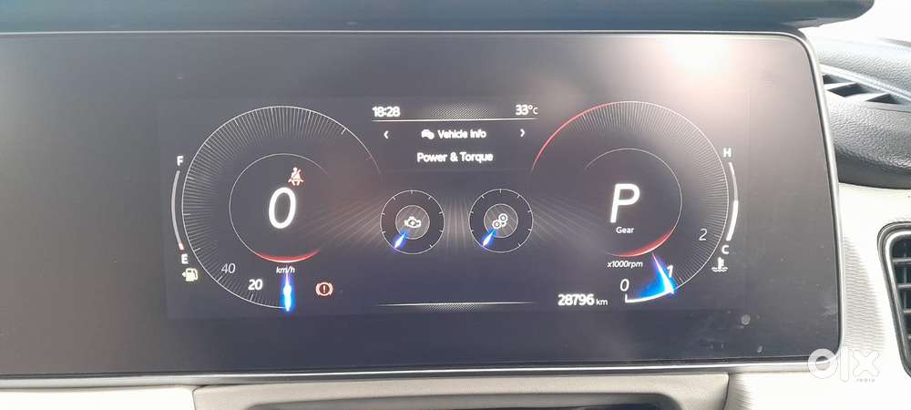 Mahindra Xuv700 2.0 Ax 5 Petrol At Str, 2022, Petrol