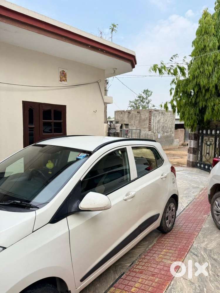 Hyundai Grand I10 2017 Petrol Well Maintained