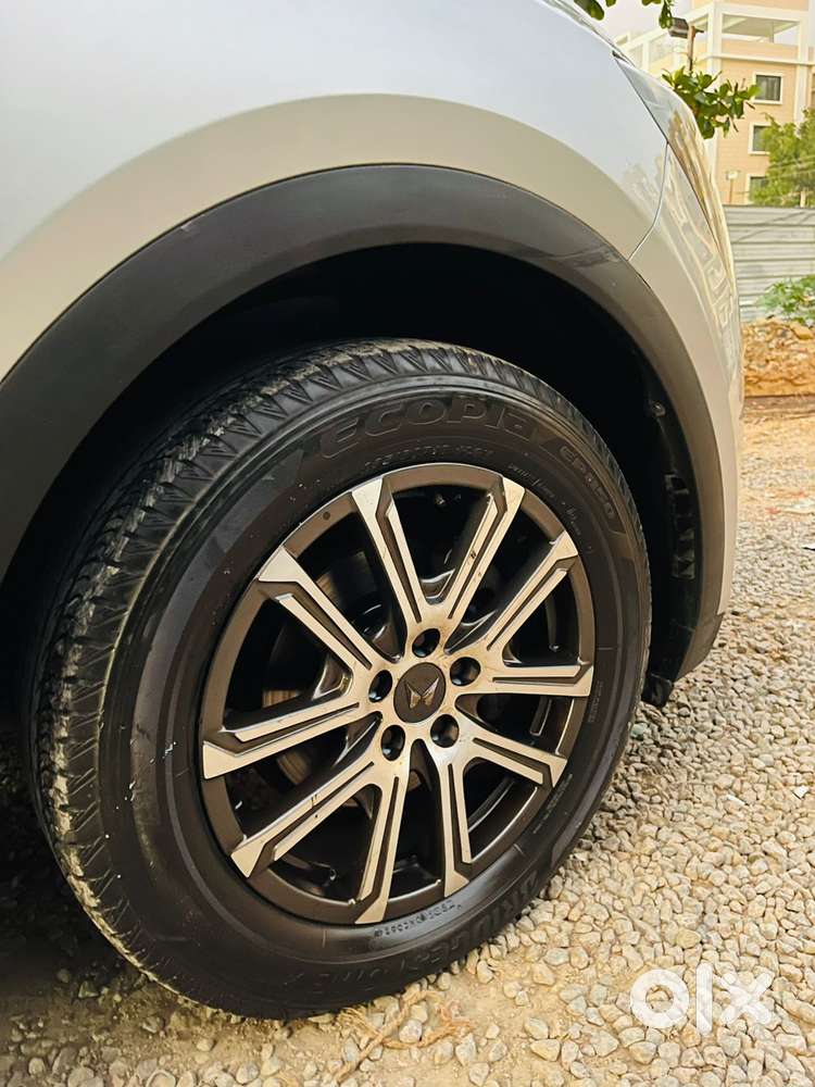 Mahindra Xuv700 2.2 Ax 7 Diesel At Luxury Pack Str Awd, 2022, Diesel