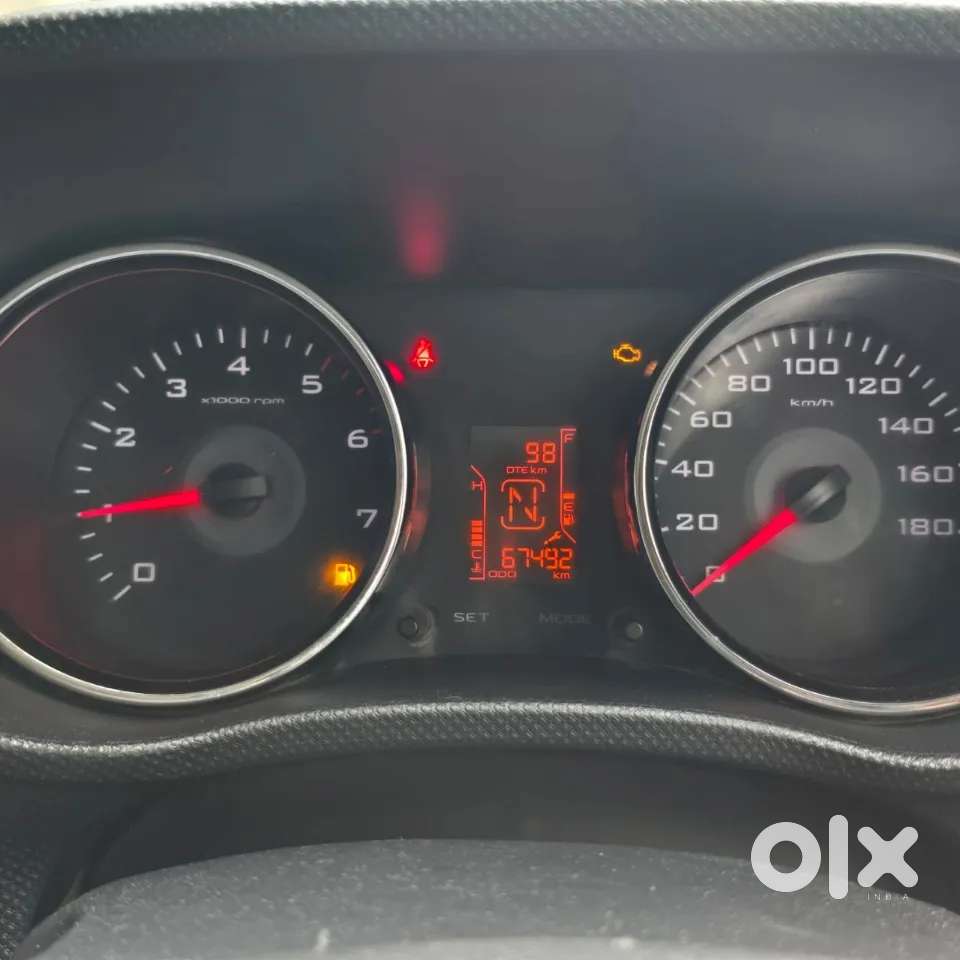 Mahindra Tuv 300 Mhawk100 T8 Dual Tone, 2017, Diesel