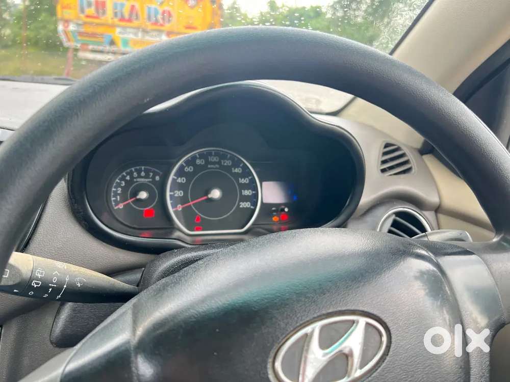 Hyundai I10 2010 ( 5 Saal Fitness Badha Hai 2031 Tk Valid Hai )