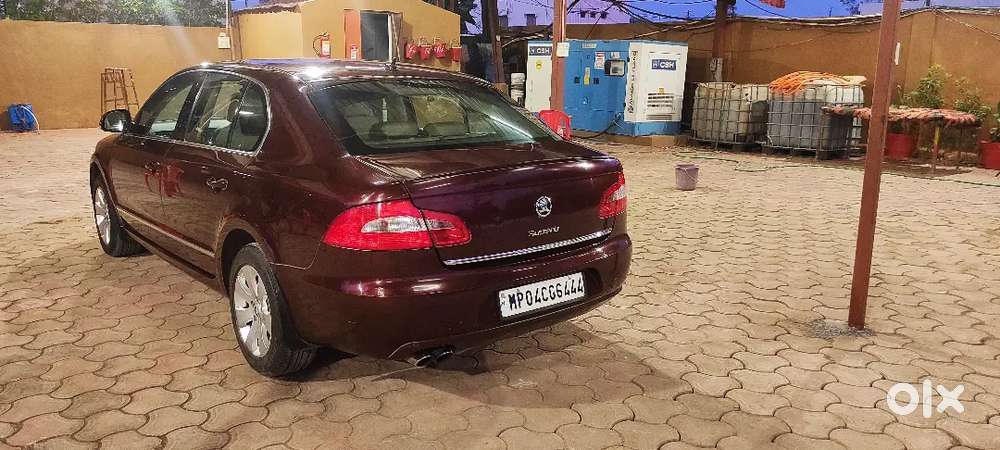 Skoda Superb Elegance 1.8 At