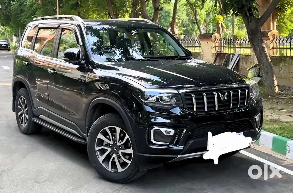 Mahindra Scorpio-n Z8 Select Automatic  Sunroof