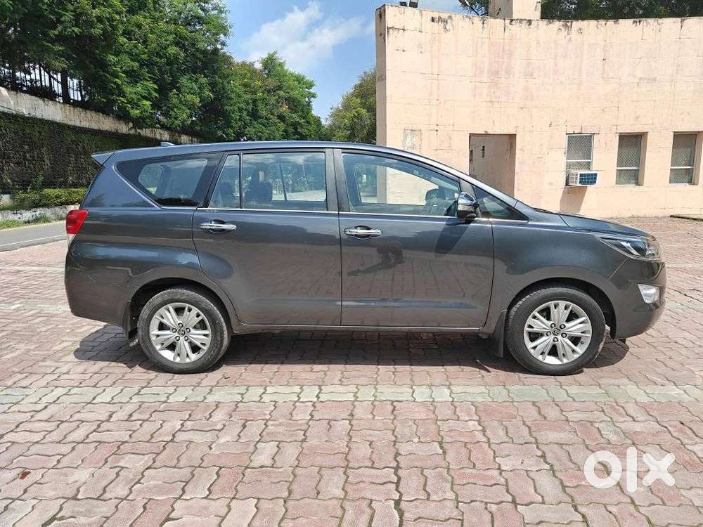 Toyota Innova Crysta