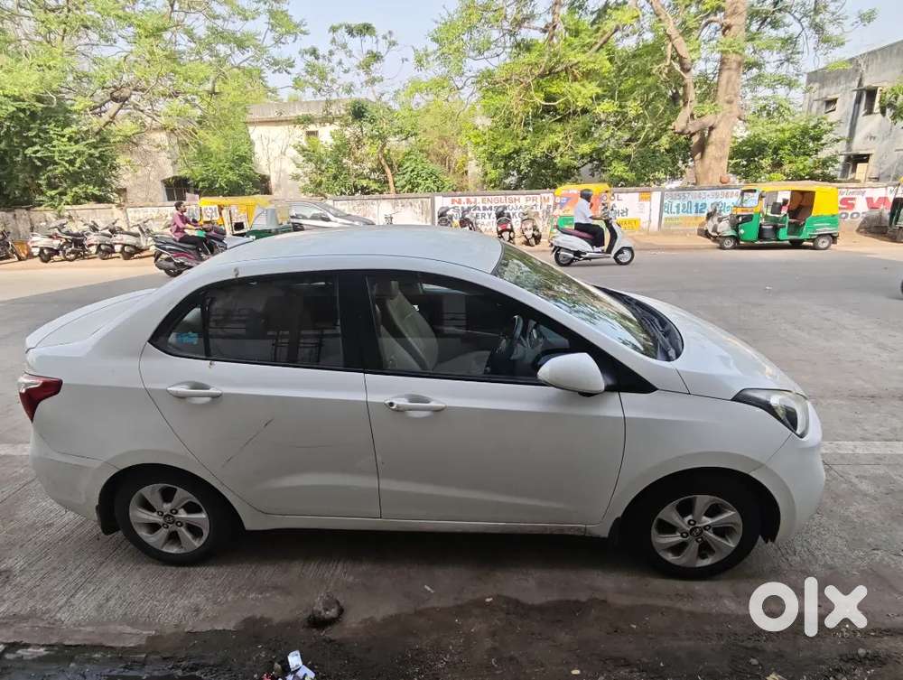Hyundai Xcent + Cng