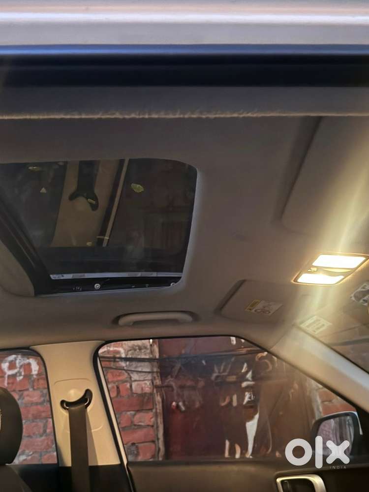 Hyundai Venue Diesel 2021 With Sunroof And Cruies Control