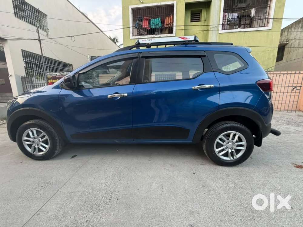 Renault Triber Rxt, 2023, Petrol