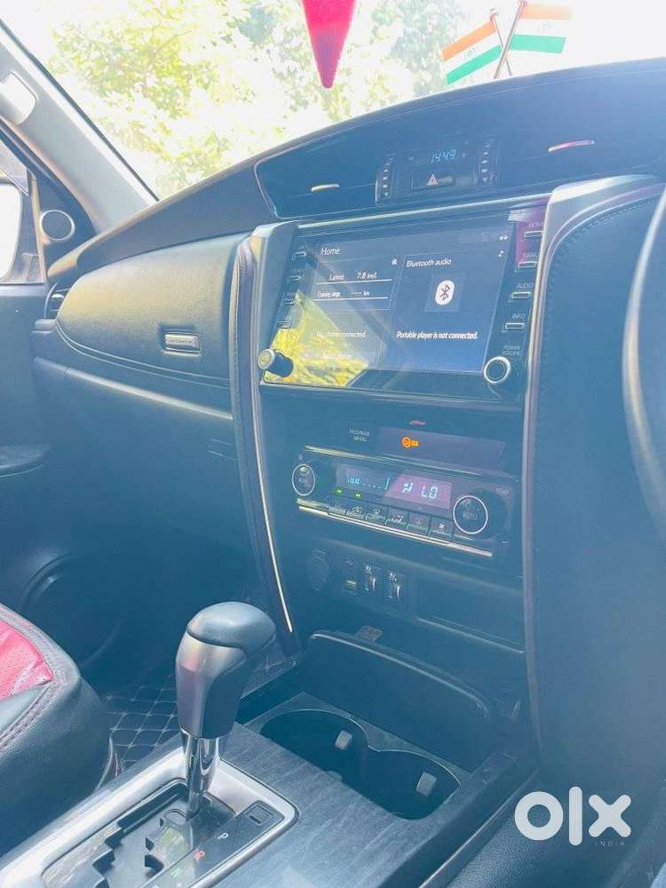 Toyota Fortuner Legender