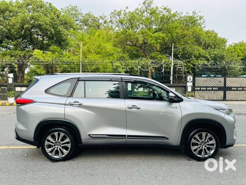 Toyota Innova Hycross 2.0 Zx Hybrid 7 Str, 2023, Petrol